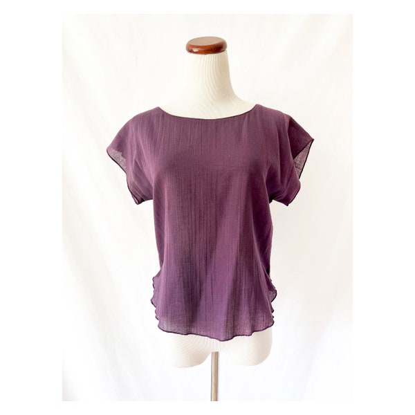 the strawberry plant top / vintage 70s plum purple blouse / small