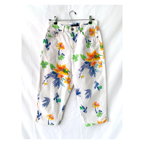 28 waist vintage floral jeans / denim capri pants /bill blass /  ankle length jeans / high waist / mom jeans / us Size 6