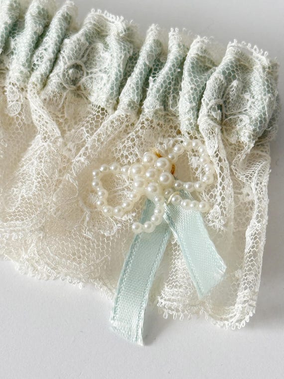 Vintage 1960s Lace Wedding Garter, Blue Ribbon Pe… - image 3