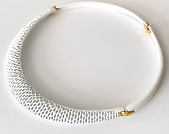 vintage 80s white metal choker necklace cut out lattice design