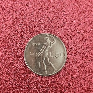 イタリア 50 リラ 1979 年、非常に希少なコインです。このコインはもう流通していません。