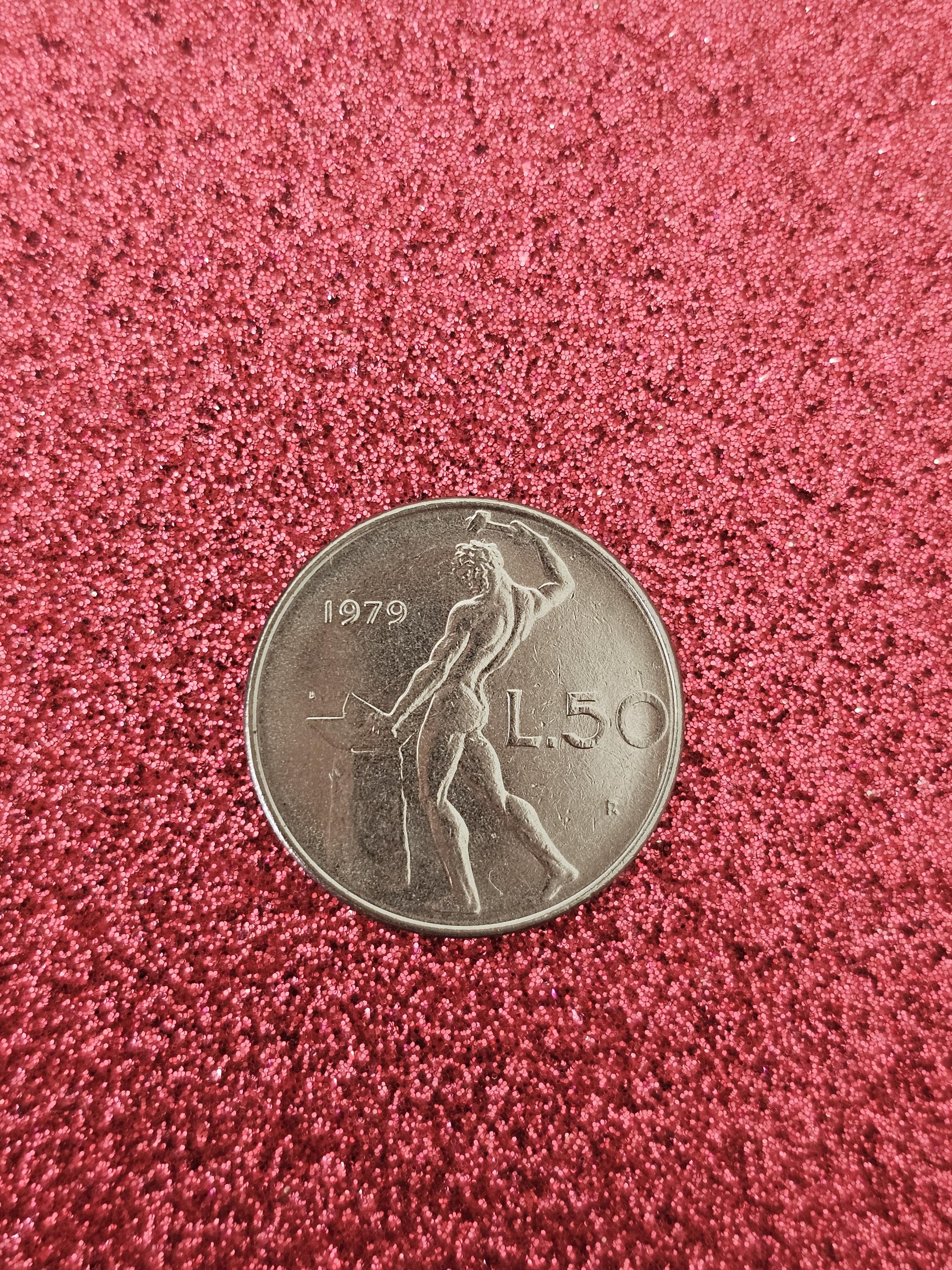 ITALIE 50 lires 1979 , offre EXTRÊMEMENT rare , la pièce n'est plus en circulation