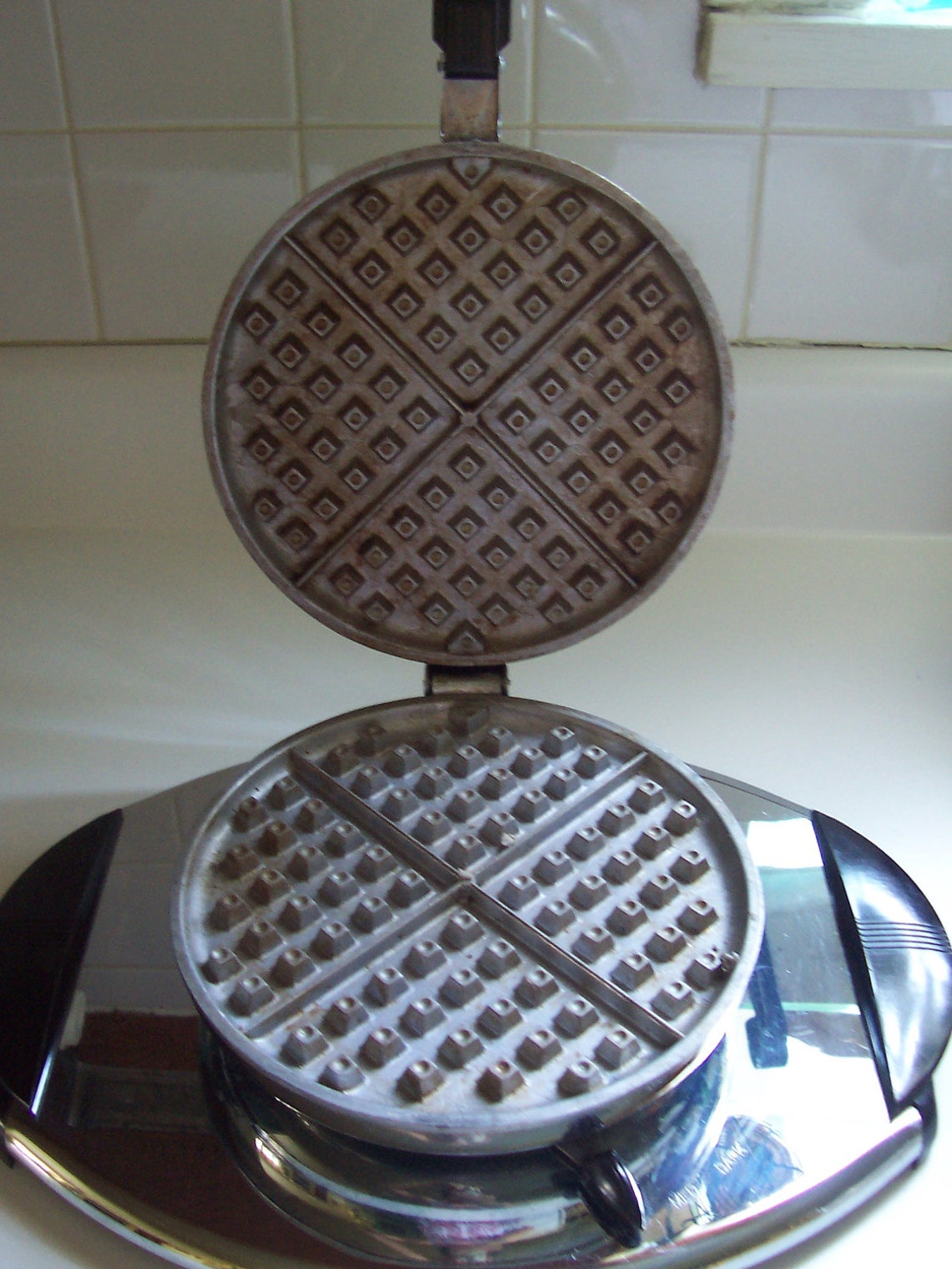 Vintage Appliance Waffle Iron with Bakelite trim Universal Etsy