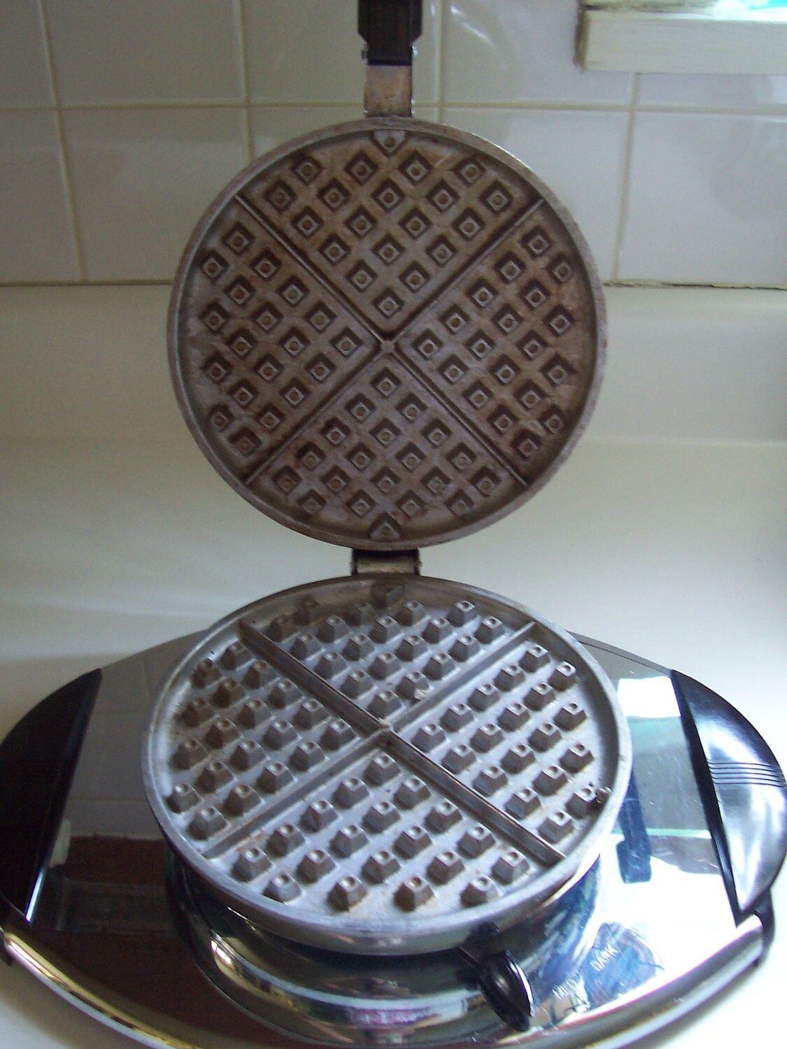 Vintage Appliance Waffle Iron with Bakelite trim Universal Etsy