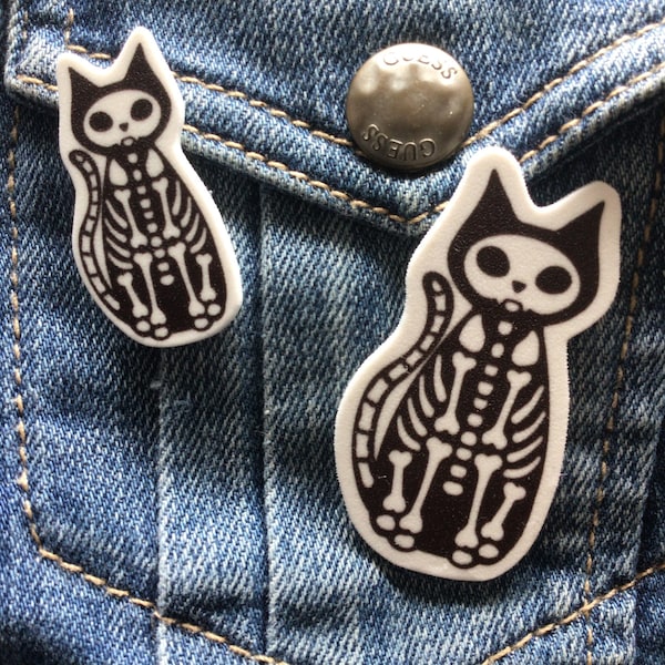 Skeleton cat pin badge, spooky day of the dead brooch Halloween