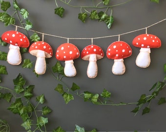 Kit d'artisanat DIY - Cousez votre propre guirlande de champignons des bois/décorations, kit de couture pour peluche, ornements, décoration de Noël et d'automne