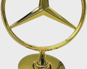 Emblema de estrella en relieve para capó de Mercedes Benz, color dorado intenso, para las clases C, E, S y CLK, 44 mm.