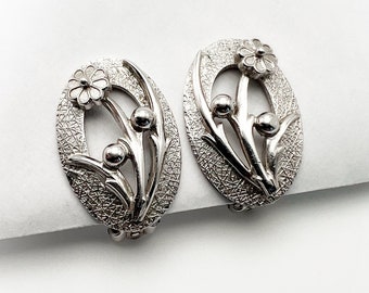 Vintage Whiting y Davis CO plata tono metal oval floral clip en pendientes