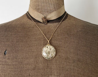 Vintage Lucite Confetti Pendant Necklace