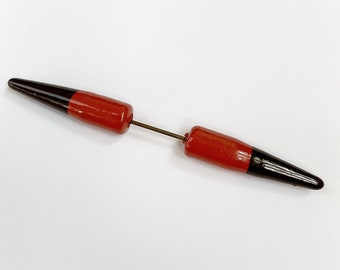 Vintage Rusty Red and Brown Plastic Pointy Bar Stickpin Brooch