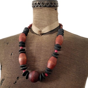 Vintage 1980s Large Wooden Bead Bauble Necklace