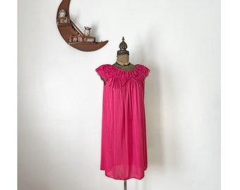 Vintage 1980s Gilead Fuchsia Pink Short Nightgown