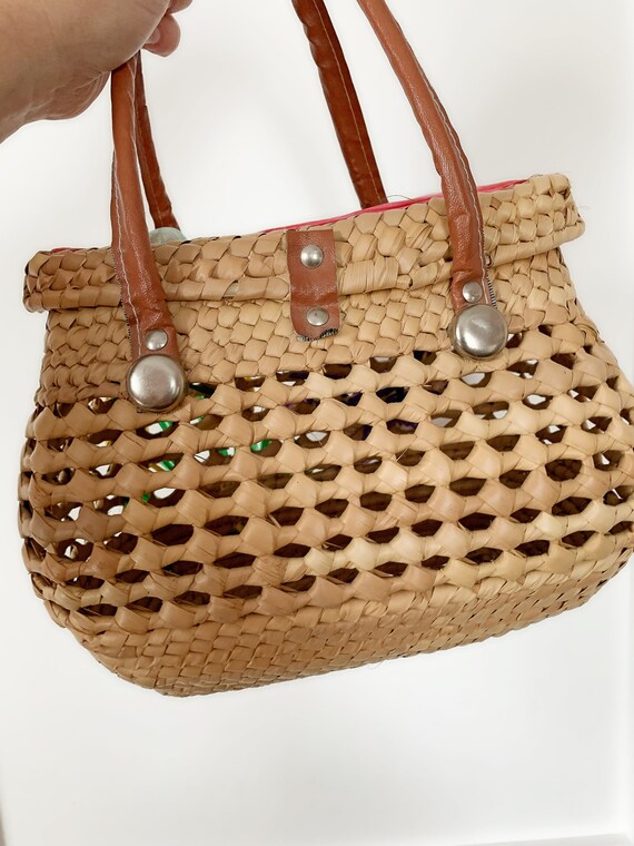 Vintage Straw Basket Purse with Raffia Flowers - image 6