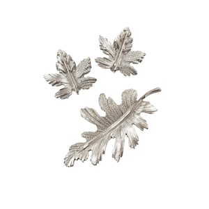 Vintage Leaf Jewelry Set Silver Tone Metal Brooch and Clip On Earrings