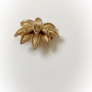 Vintage 1970s Avon Golden Lotus Flower Brooch Gold Tone Metal - Etsy