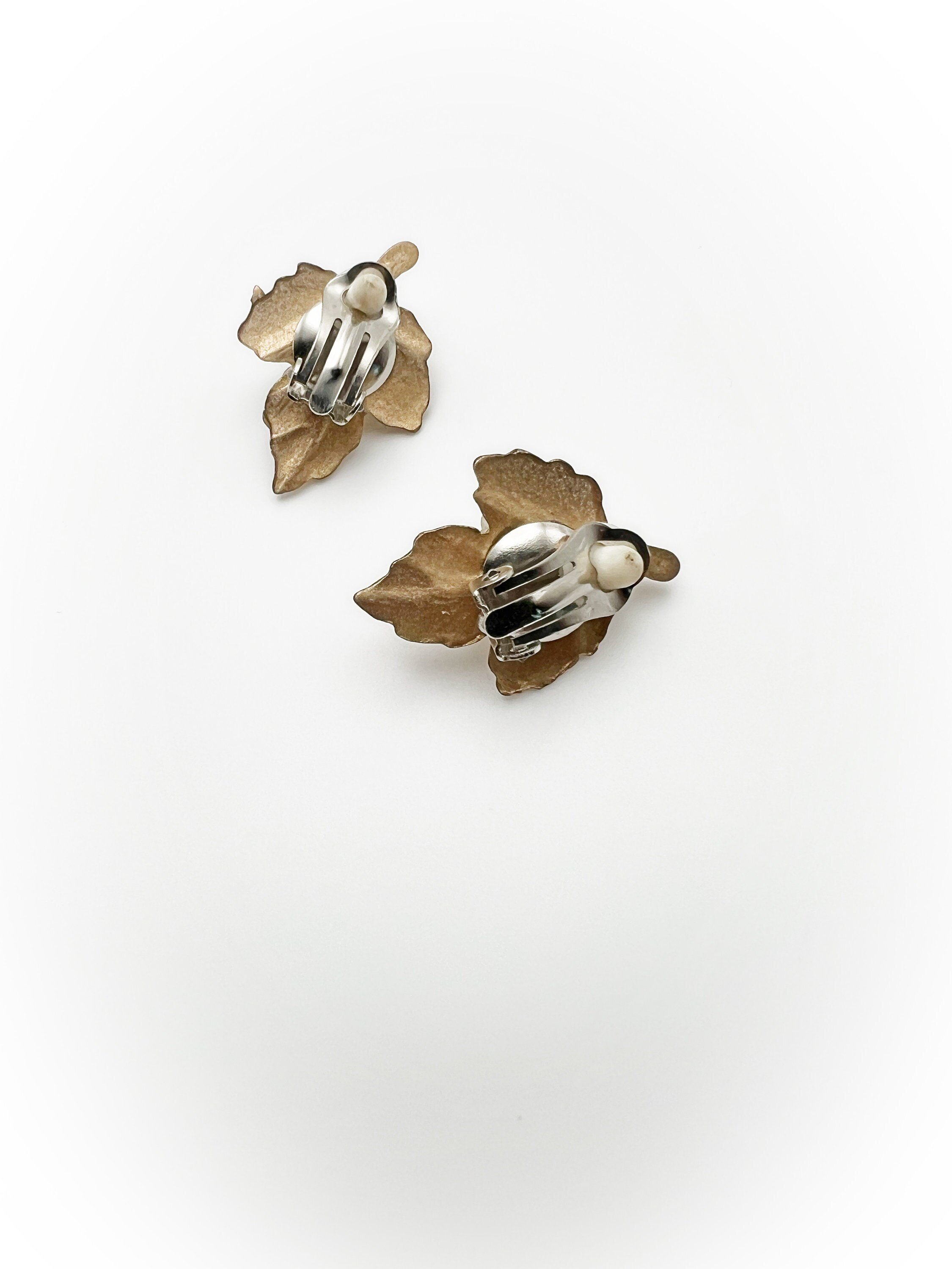 Boucles D'oreilles Clips Vintage Pampille Feuilles Blanches Or - Référence 3206, Occasion