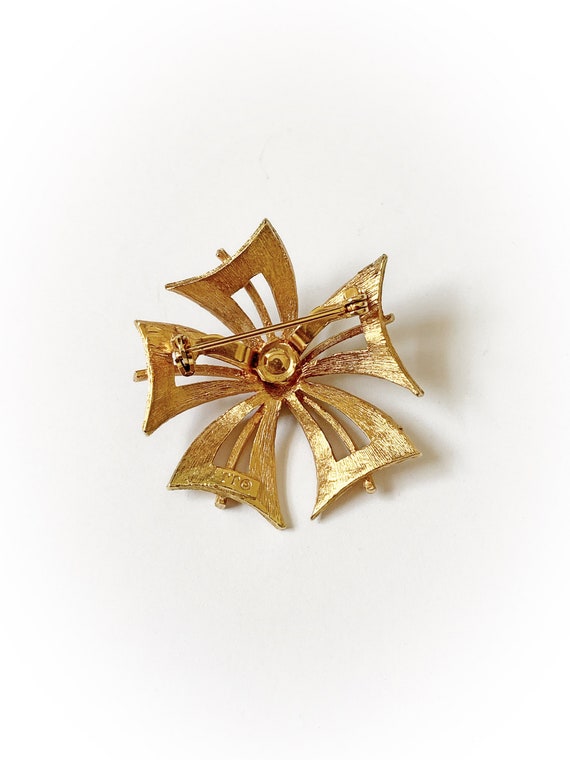 Broche Vintage En Métal Doré - Occasion - Style Rétro Féminin