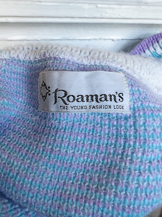 Vintage 1970s Roaman's White Blue and Purple Ponc… - image 4