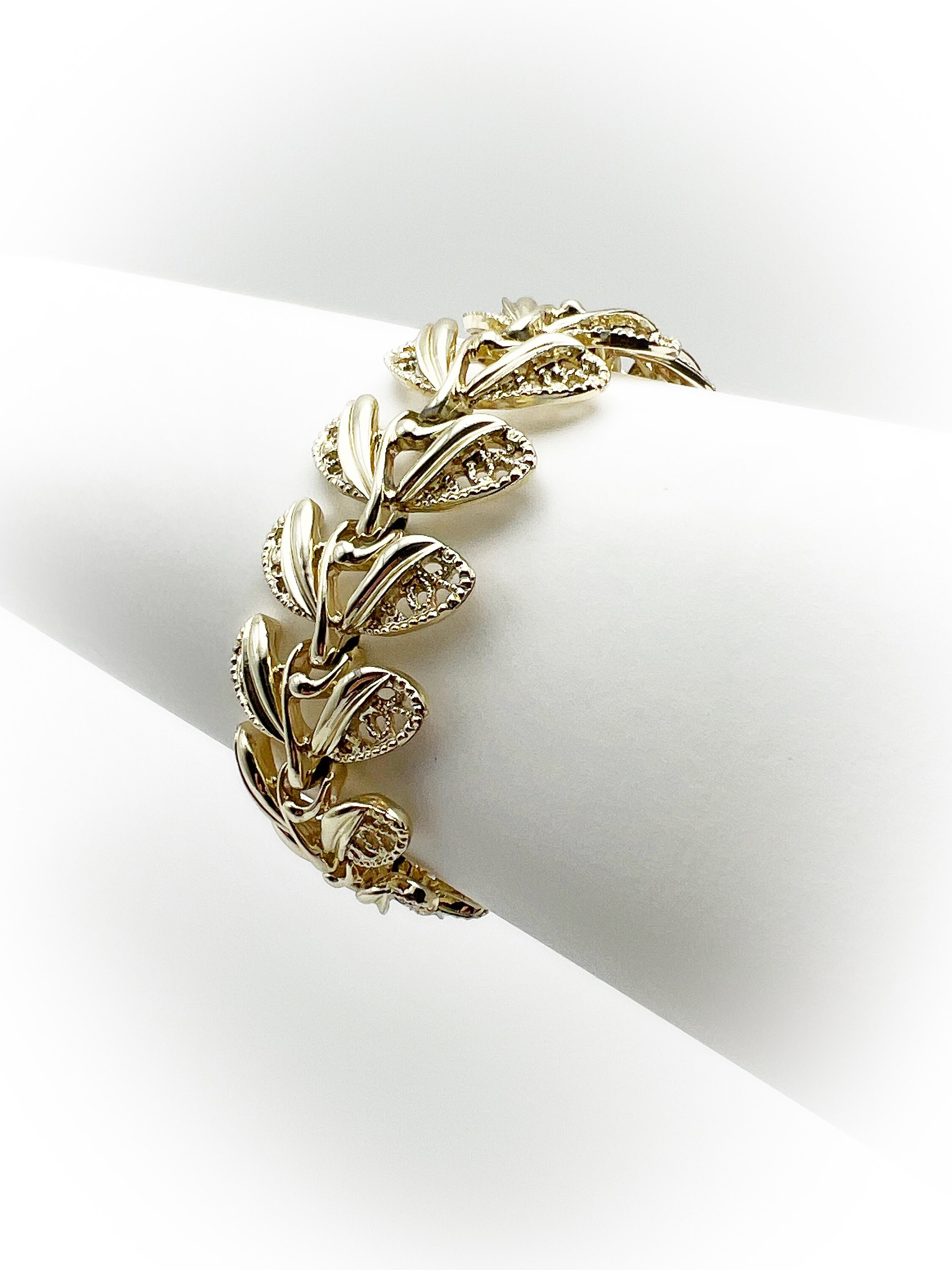 1960s Stunning Leaf Motif Link Bracelet in 18K Tri-Color Gold