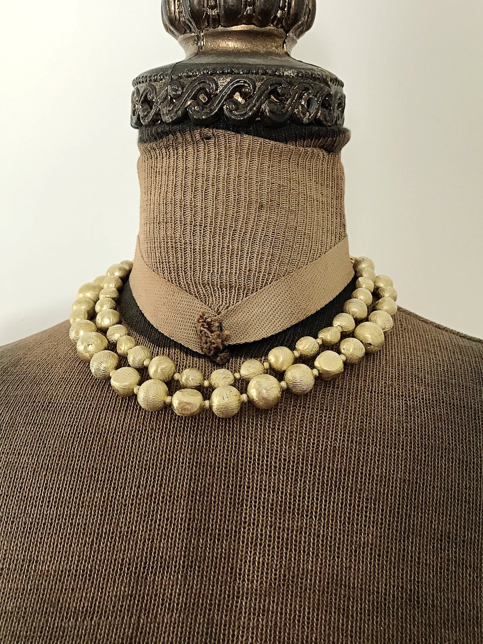 thumbnail image 2 of 6 Vintage Gold Pearl Cabochon 2-to-1 Strand Round Clasps – 12mm – Acrylic Lucite – Japan – R668 2 of 2