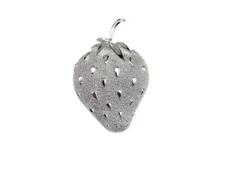 Spilla vintage Sarah Coventry anni '60 a forma di fragola in metallo argentato