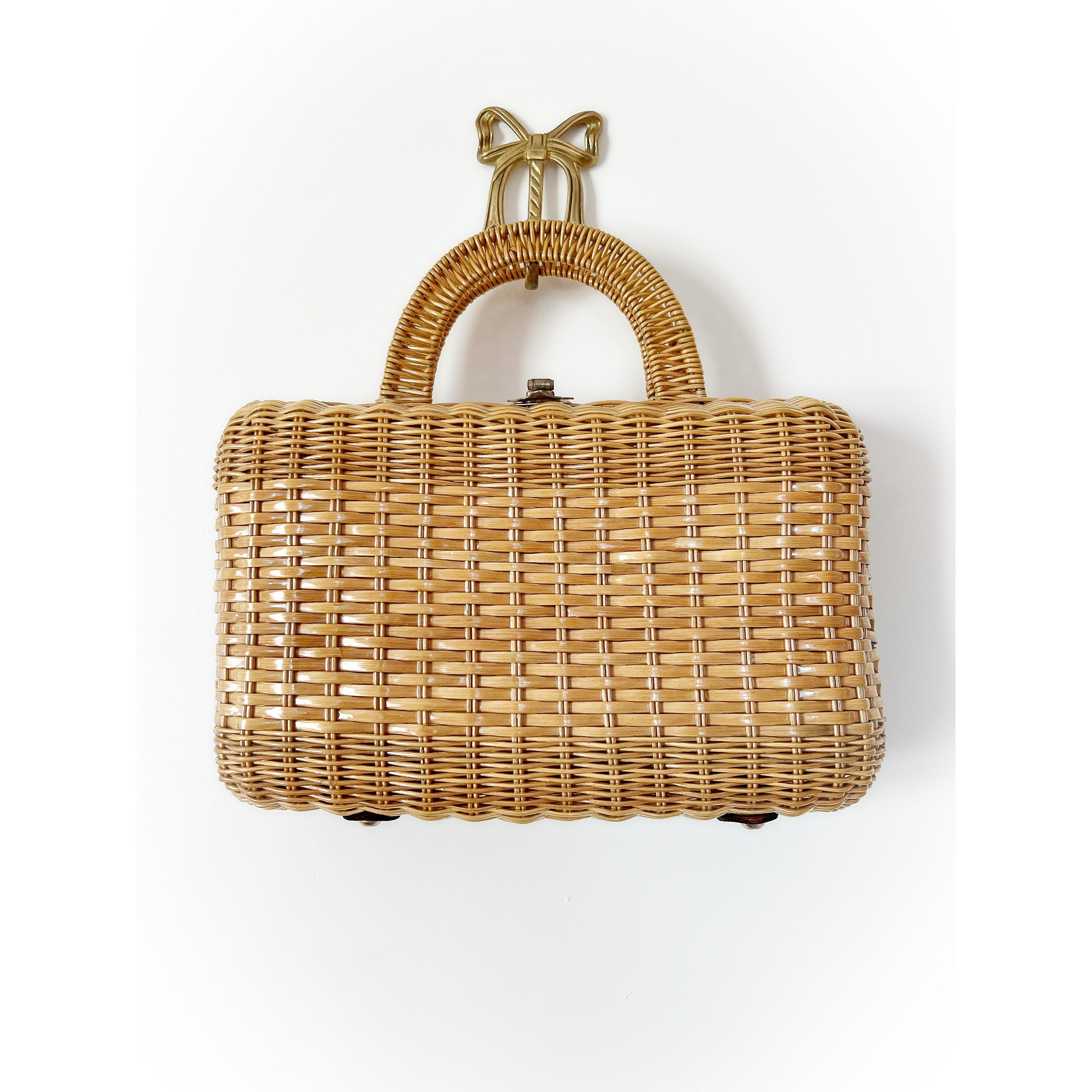 1950s-60s Seashell White Wicker Basket Purse | Bohème Vintage – Boheme  Vintage