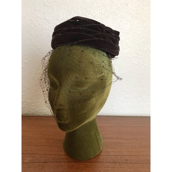Vintage Brown Velvet Pillbox Hat with Veil - image 1