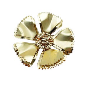 Vintage 1960s Large Gold Tone Metal Flower Brooch