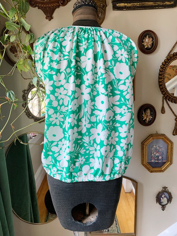 Vintage 1970s Catalina Green and White Floral Nyl… - image 6