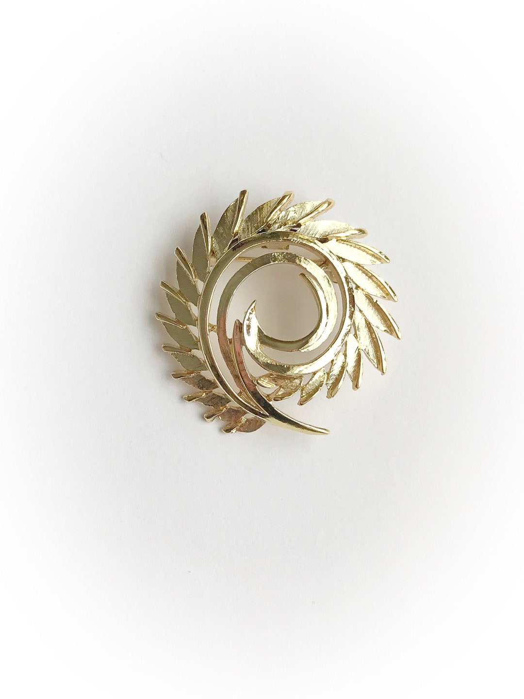 Vintage Gold Tone Metal Leaf Spiral Brooch Etsy