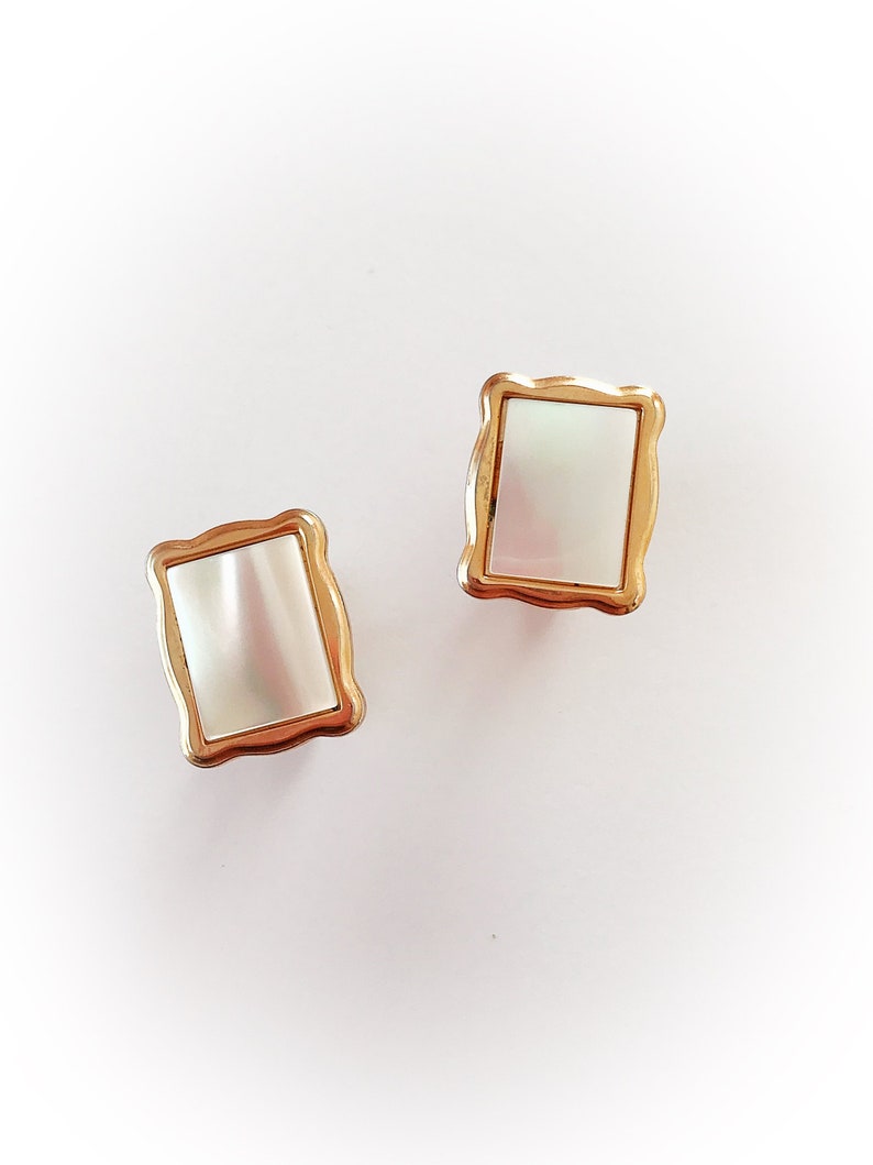Vintage Mother of Pearl Cuff Links Gold Tone Metal