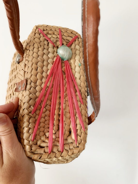 Vintage Straw Basket Purse with Raffia Flowers - image 8