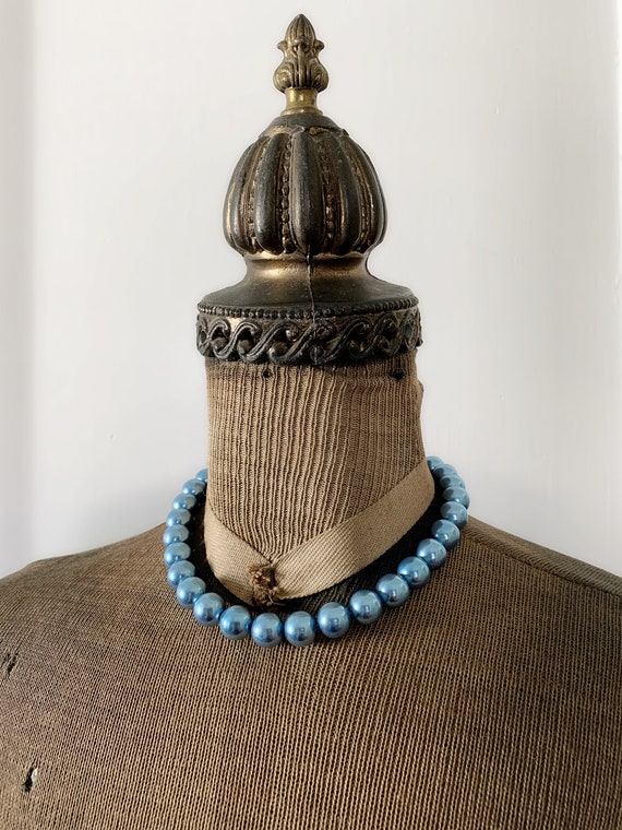 Vintage Blue Pearlescent Plastic Bead Choker Neck… - image 3