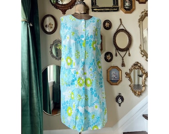 Vintage 1960s Flower Power Blue Green and White Nightgown