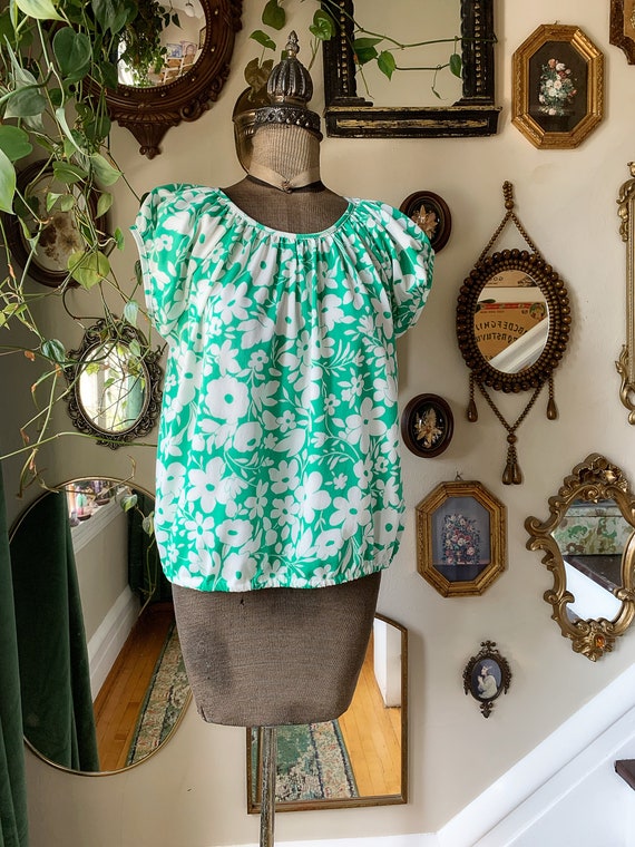 Vintage 1970s Catalina Green and White Floral Nyl… - image 2