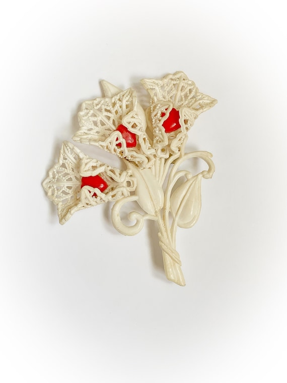Vintage White Celluloid Lace Petal Flower Brooch … - image 1