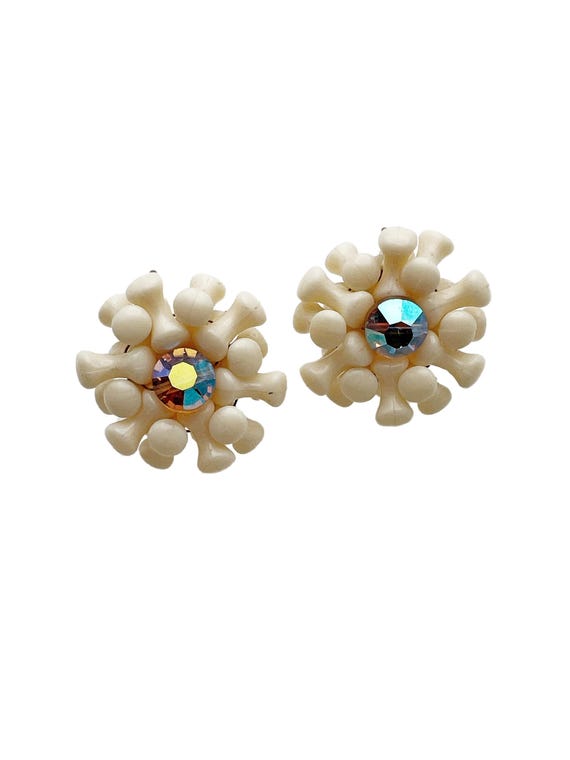 Vintage Floral Cream Clip-On Clip on Earrings s-l400.jpg main image 4