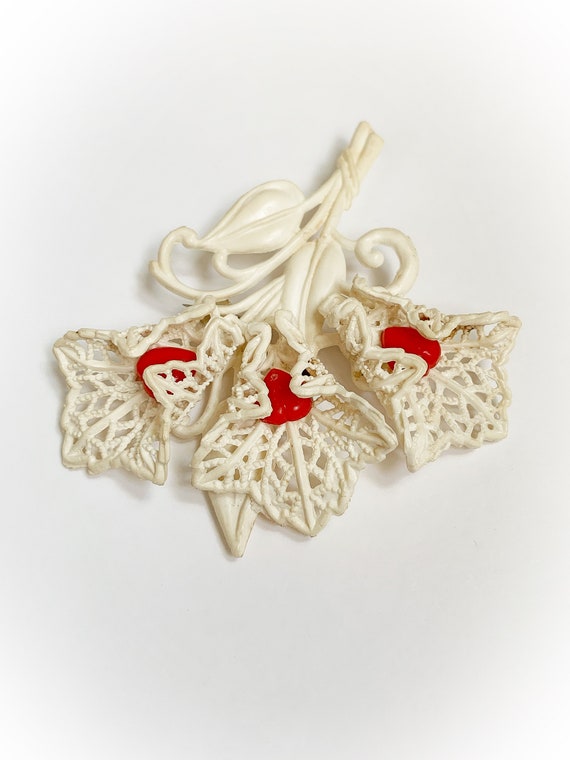 Vintage White Celluloid Lace Petal Flower Brooch … - image 3