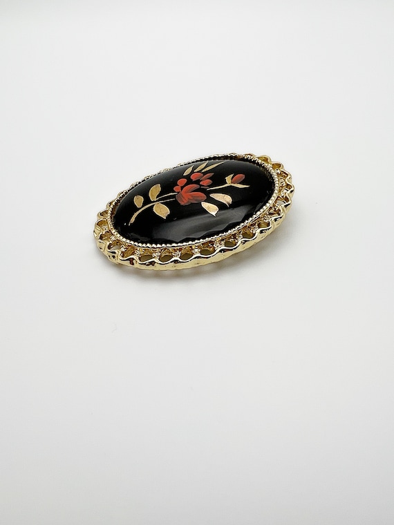 Vintage Black Oval Cabochon Brooch in Gold Tone M… - image 4