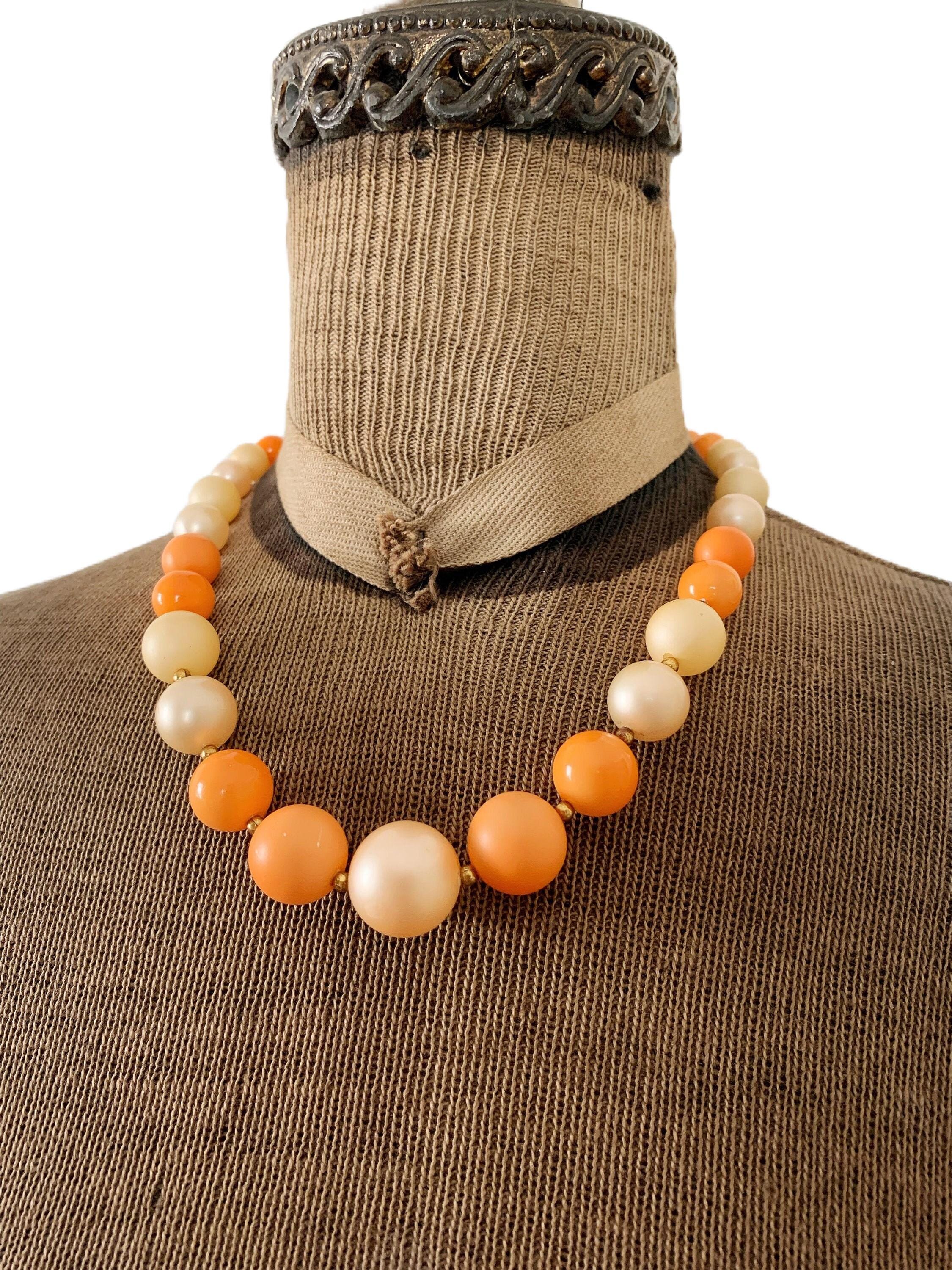 Collier Fantaisie Vintage - 5 Rangs De Perles Nacrées Oranges - Long Modèle élégant