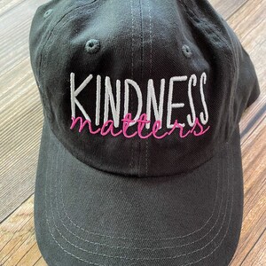 Kindness Matters Beanie or Ball Cap imagem 2