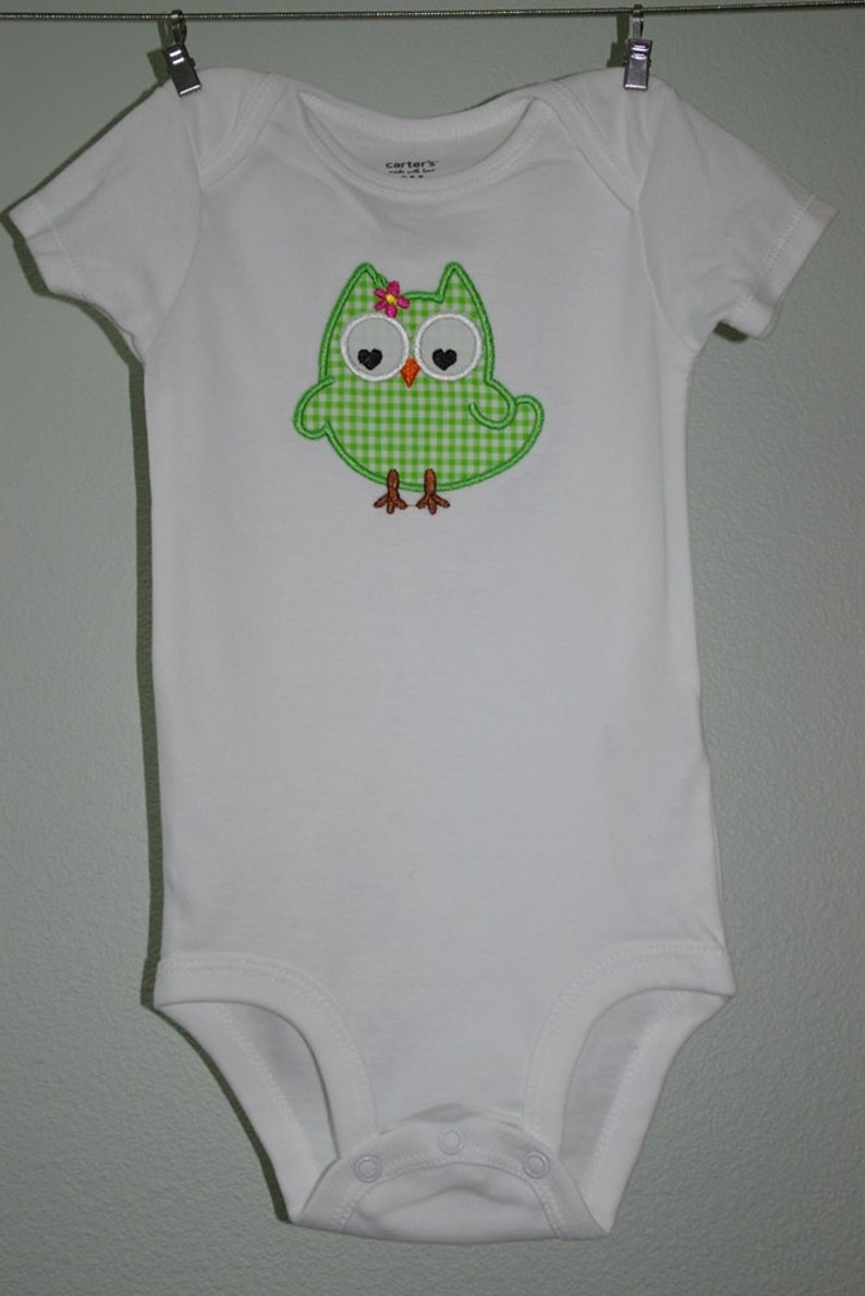 Owl onesie, green gingham, custom, applique, made to order image 2