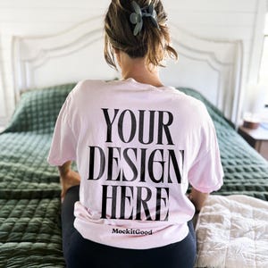 Comfort Colors 1717 Blossom-skjorta CC-modell Comfort Colors ryggmodell 1717-modell Real Model-modell C1717 Blossom T-shirt-modell Boho Natural-modell