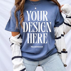 Comfort Colors Midnight C1717 T-Shirt Mockup Comfort Colors T Shirt Mockup C1717 Comfort Colors Mockups POD Mockup Real People Mockups
