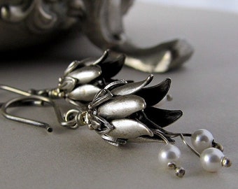 Silver Flower and Pearl earrings, Winter Wedding Earrings, Fairy Earrings