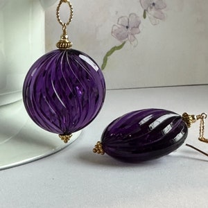 1970's Vibrant Purple Disc Earrings, Retro Hippy Boho Earrings, Lightweigt, Gold Accents, Purple and Gold, UW Huskies
