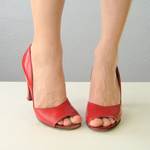 1940's peeptoe pinup pumps