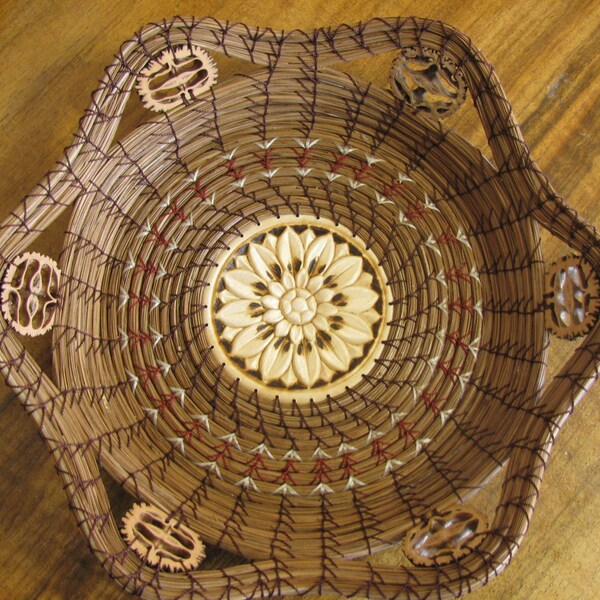 Woofd burnt Sunflower Pine Needle Basket