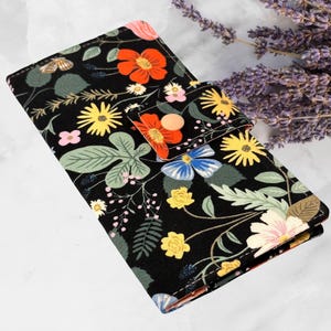 Protège-chéquier, porte-chéquier, porte-monnaie, porte-cartes - Rifle Paper Co. Strawberry Fields