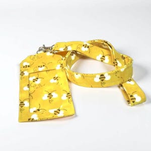 Lanyard ID Holder Key Chain key Fob Mask Holder Comes with Swivel Lobster Claw and Pocket ID Holder Bumble Bees
